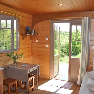 la-roulotte-dalcas.midi-pyreneeshotels.com/